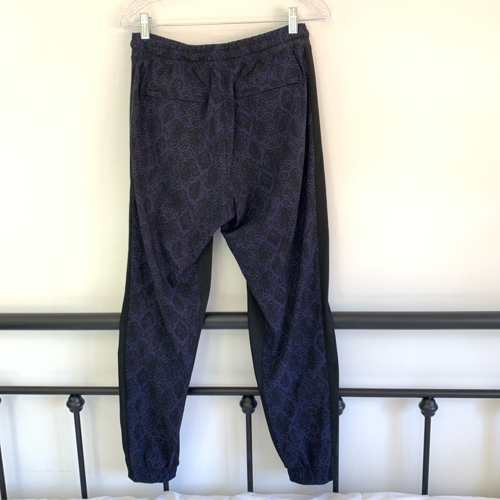 Athleta Python Printed Brooklyn Joggers Loungewea… - image 6